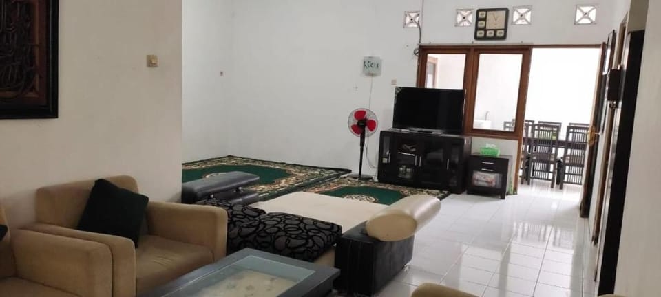 Omah Kemiri 3 Yogyakarta Hotel in Special Region of Yogyakarta