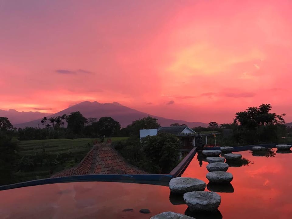 Caringin Bungalows Vacation rental in West Java