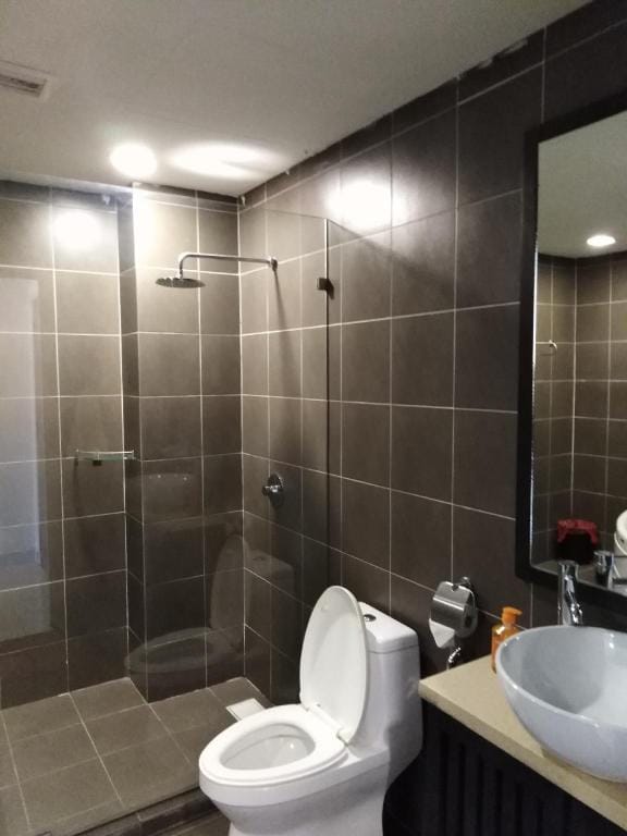 Four-bed Poolview Studio @ Gold Coast Morib*1526  Apartment in Selangor, Malaysia