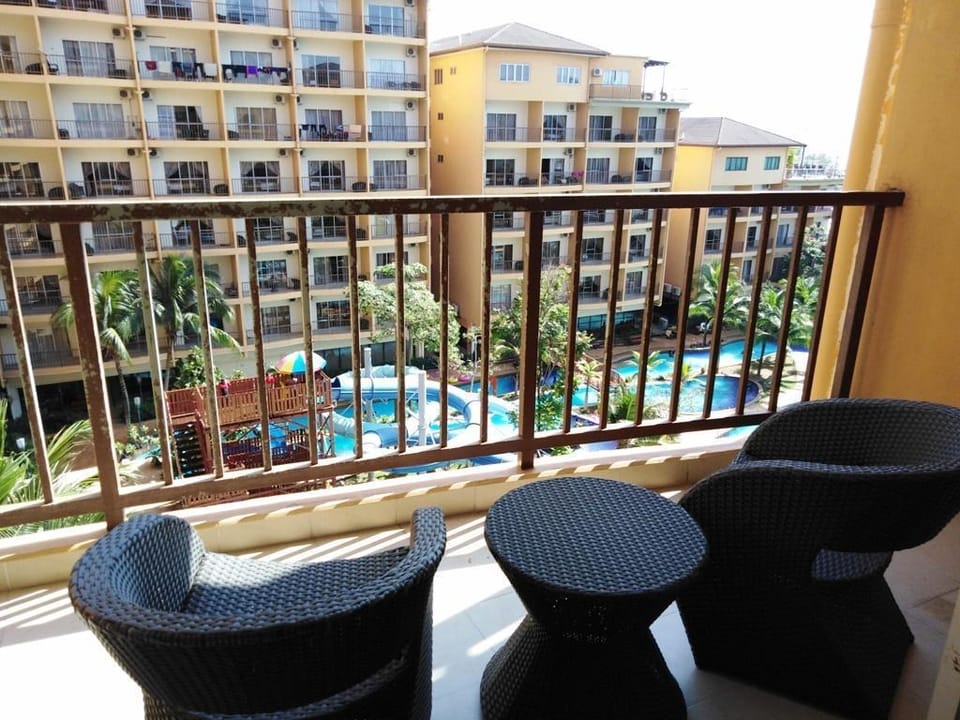 Four-bed Poolview Studio @ Gold Coast Morib*1526  Apartment in Selangor, Malaysia