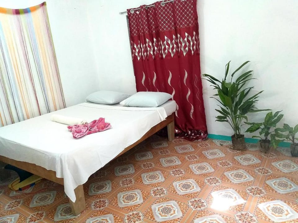 Casa de Viajeros | 300mbps |spacious aircon room Apartment in General Luna