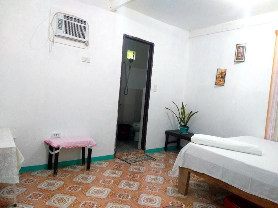 Casa de Viajeros | 300mbps |spacious aircon room Apartment in General Luna