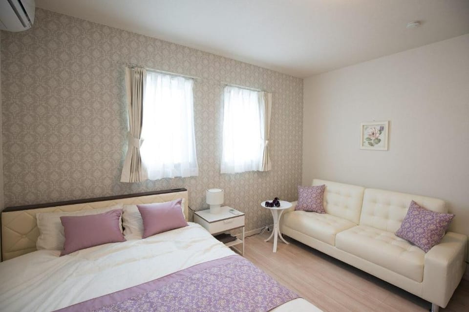 B22【French house】, 3min to HWY, 5 min to beach. Vacation rental in Okinawa Prefecture