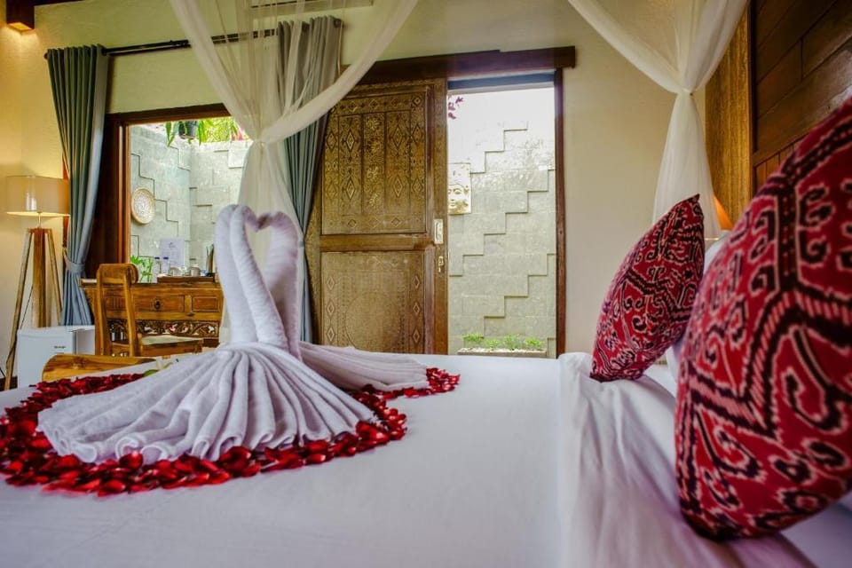 Romantic 1 BR Deluxe Suite IR138A Apartment in Tampaksiring
