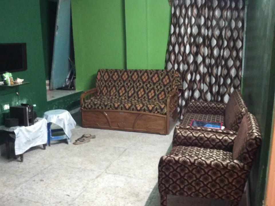 Pushpa Di Ghar Apartment in Kolkata