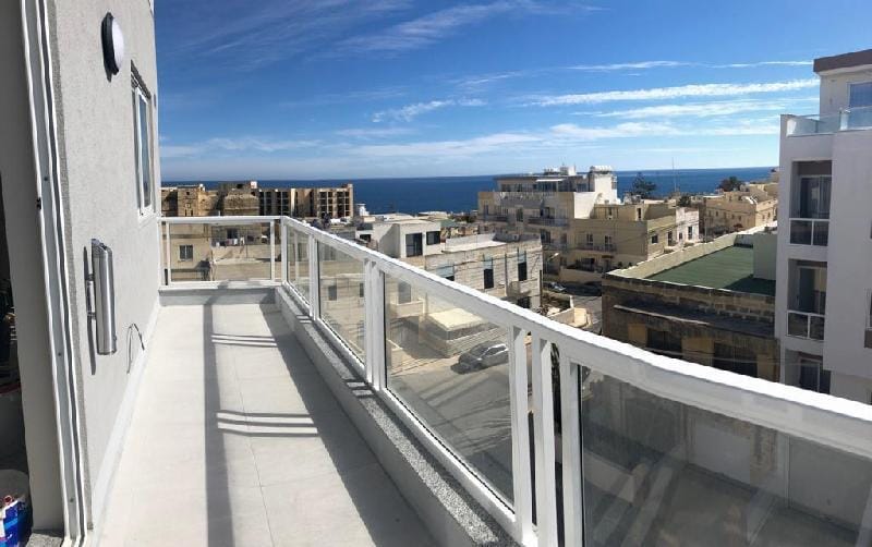 3. Luxury Sea View 2 bed Apartment close to Beach! Apartment in Marsaskala