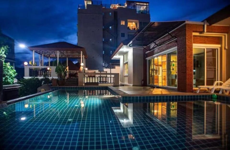 Blue Vivid Villa 3BR Sleeps 6 w/Private Pool Villa in Rawai