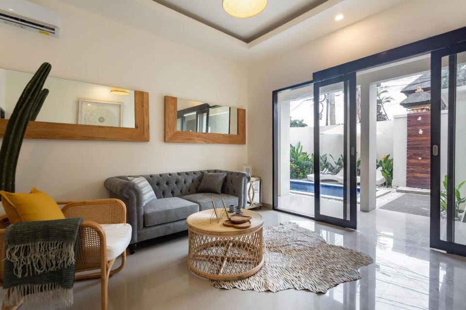 Alisa Villa Seminyak(Free pick-up) 1Bdr with pool Villa in Kuta