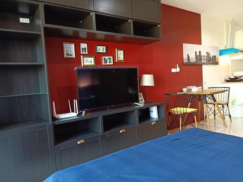 Brand new Condo, near Airport link Huamak Apartment in Bangkok