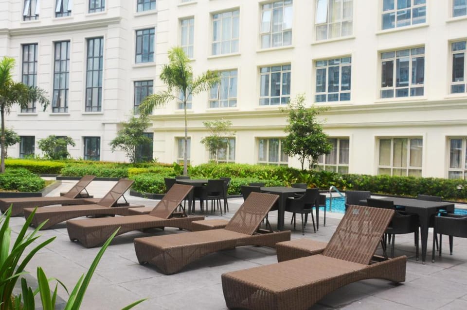 New Condominium Home near NAIA T3, Resorts World Apartment in Pasay