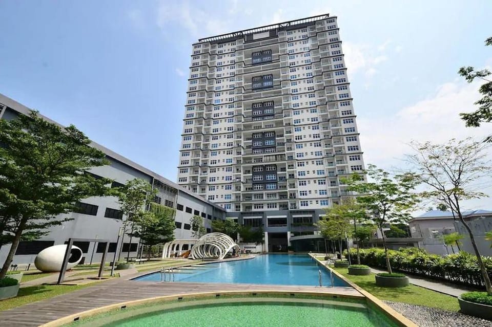 Puchong Skypod Balcony| Walk IOI Mall 10min Sunway Apartment in Subang Jaya