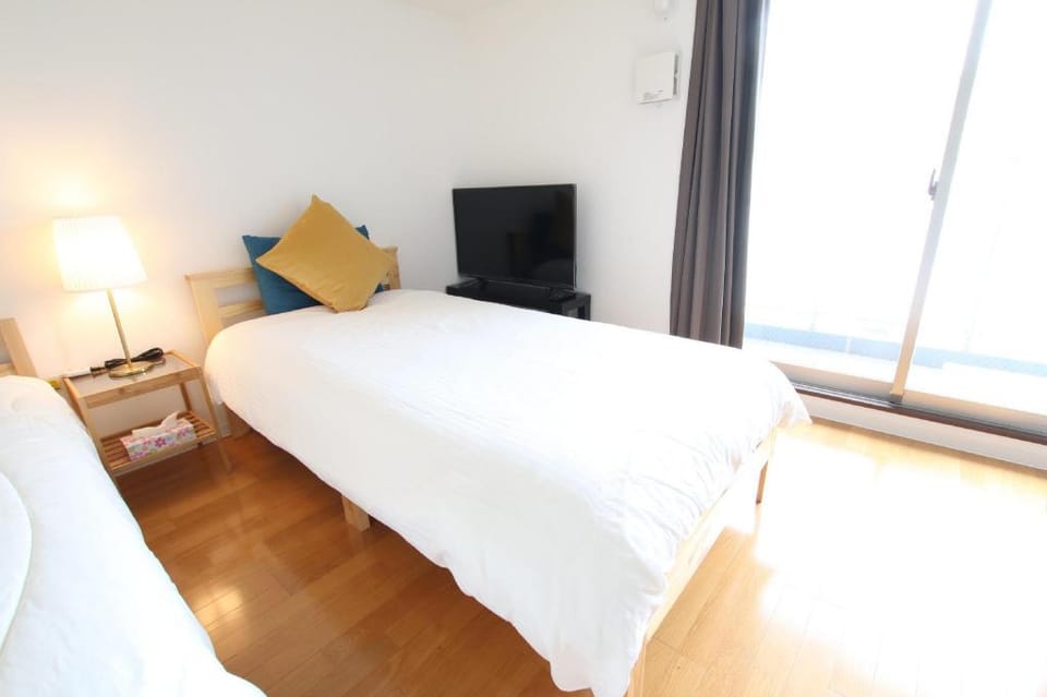 Near Namba/Niponbashi/Shinsaibashi/Lux room/102 Apartment in Osaka