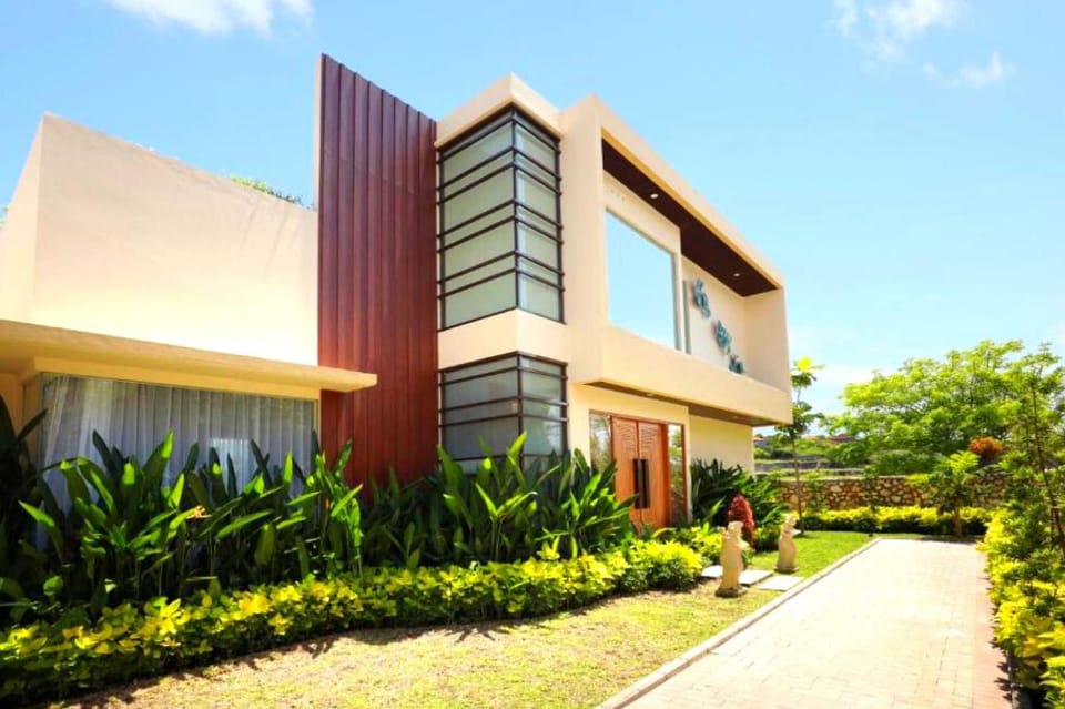 Luxury 3 BR Private Pool #LR18 Villa in Kuta Selatan