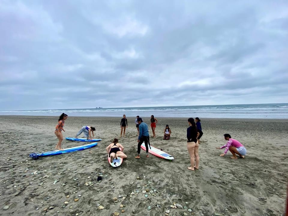 Hermanos Perdidos Surf Hostel in Manabí Province