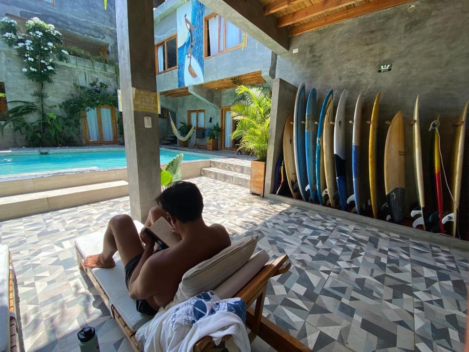 Hermanos Perdidos Surf Hostel in Manabí Province