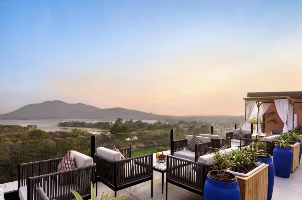 Casa Blanca Lake city Hotel in Udaipur