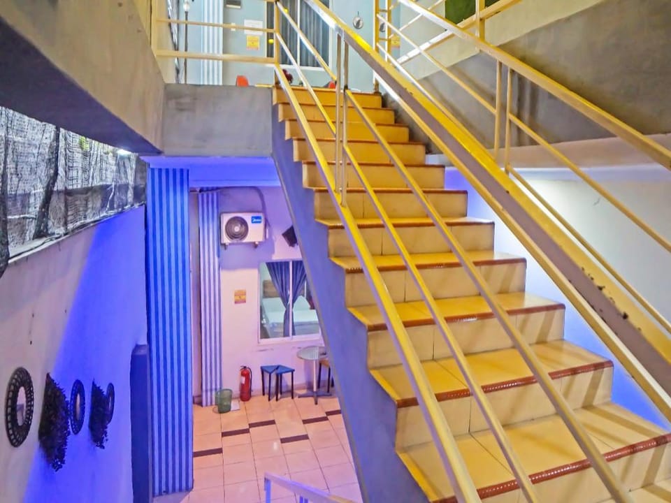 OYO 990 Stadion Residence Syariah Hotel in Indonesia