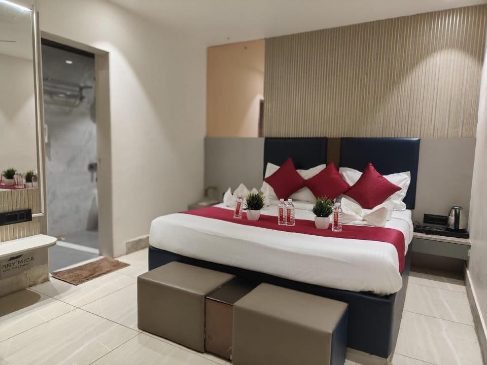 Hotel Shirdi Park Inn - 80 Meters From Sai Samadhi Temple Hotel in Maharashtra