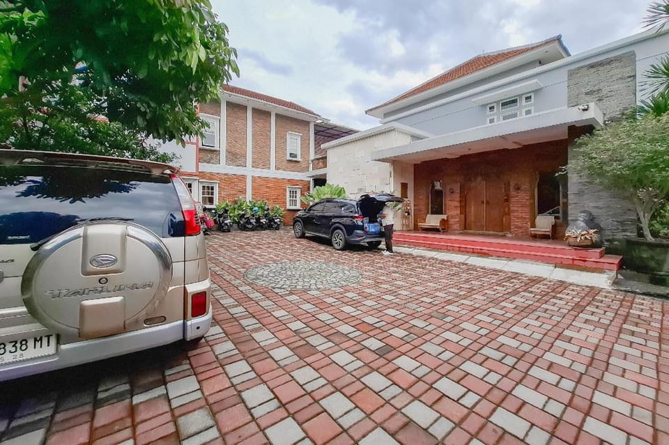 RedDoorz @ Andongkoe 64 Salatiga Hotel in Indonesia