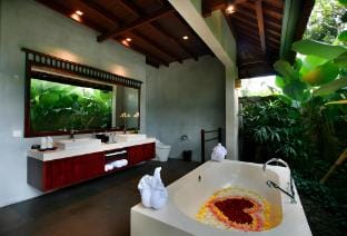 Romantid Suite Twin Room #K81 Villa in Tampaksiring