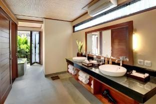 Stunning 2 BR Pool Villa #K33 Villa in Sukawati
