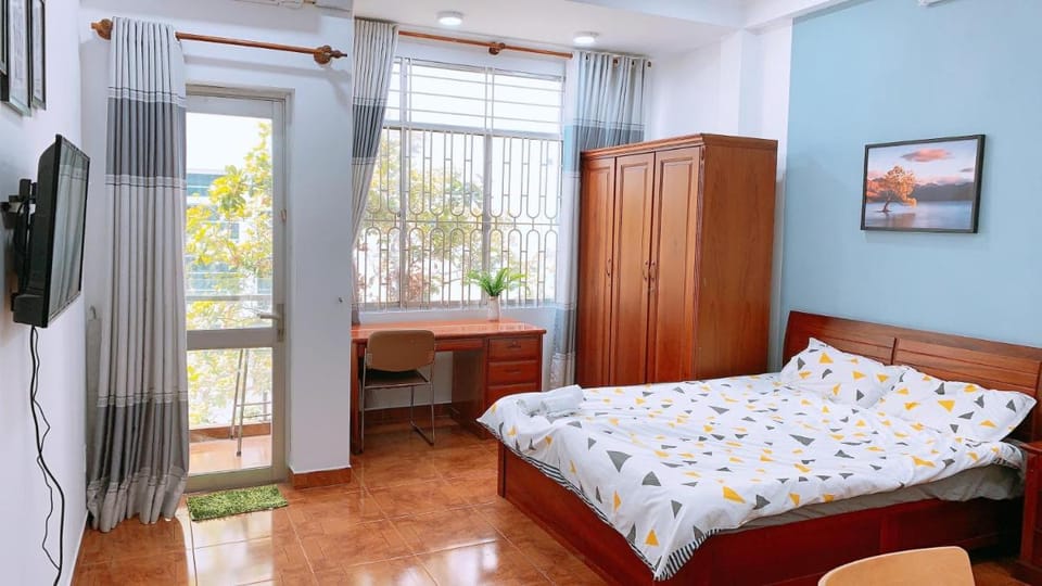 ROOMS WITH FURNISHED AND FULLY NATURAL LIGHT IN D1 Vacation rental in Ho Chi Minh City