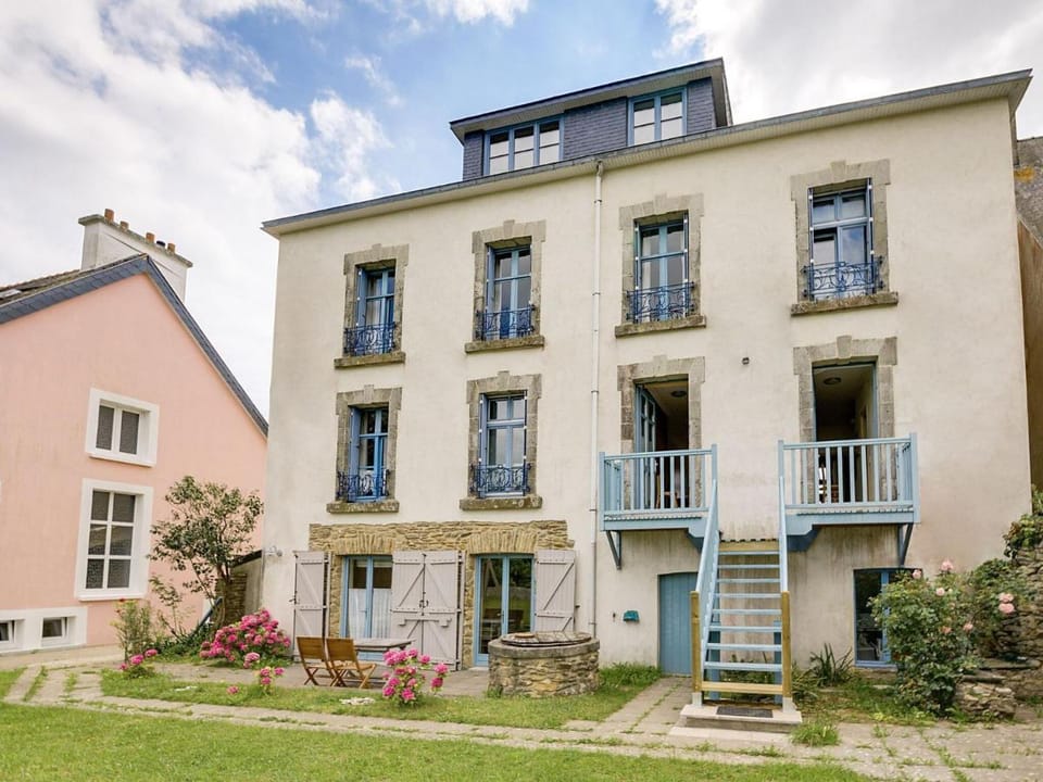 Coastal Retreat in Le Pouldu Apartment in Clohars-Carnoët