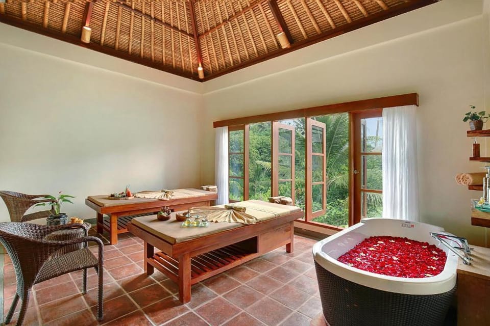 Entire 1 BR Royal Pool Villa #K75 Villa in Sukawati
