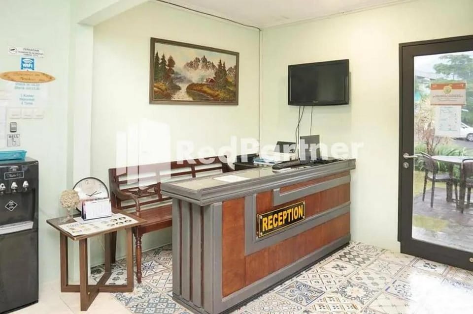 Panorama Inn Residence Batu Redpartner Hotel in Batu