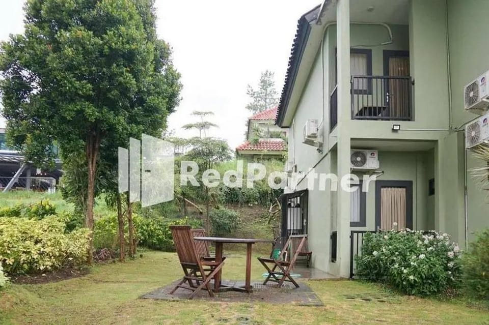 Panorama Inn Residence Batu Redpartner Hotel in Batu