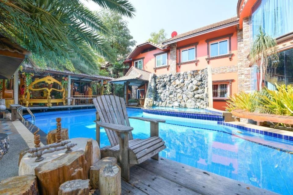 OYO 549 Maesri Resort Hotel in Pattaya City