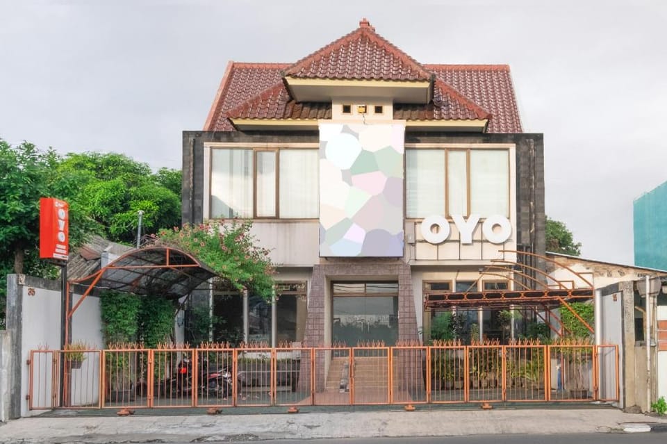 OYO 2469 Sutomo Homestay Hotel in Yogyakarta