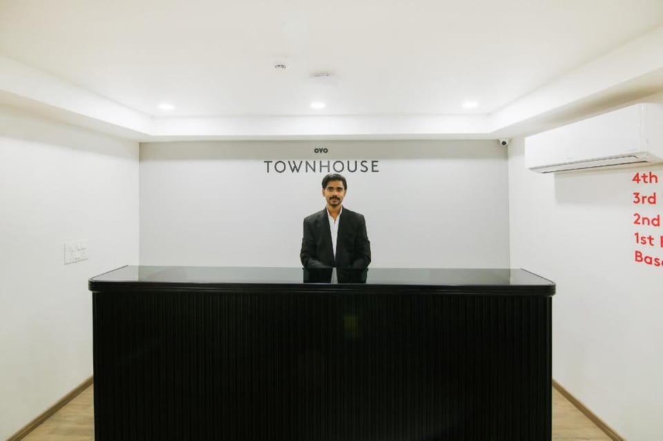 Hotel O 7 star Hotel in Delhi
