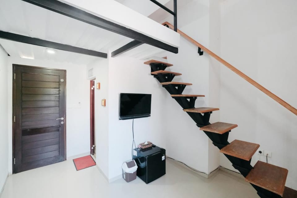 D'Tamblingan Guest House at Taman Griya Jimbaran RedPartner - Minimum Stay 30 Nights Hotel in Kuta Selatan