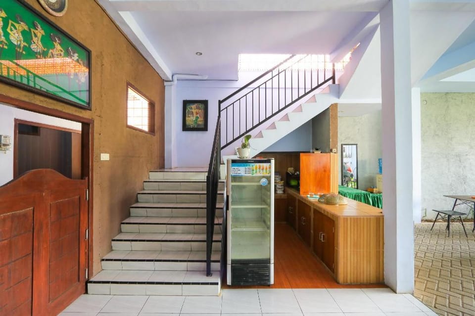 OYO 2453 Artha Graha Vip Hotel in East Java