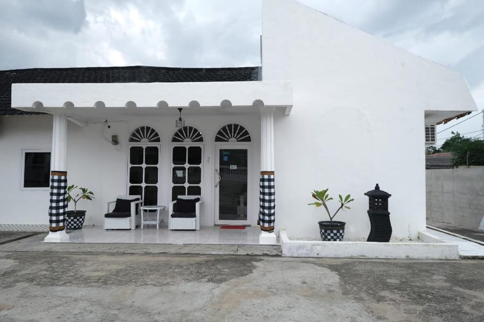 OYO 2557 The Apple Residence Hotel in Indonesia