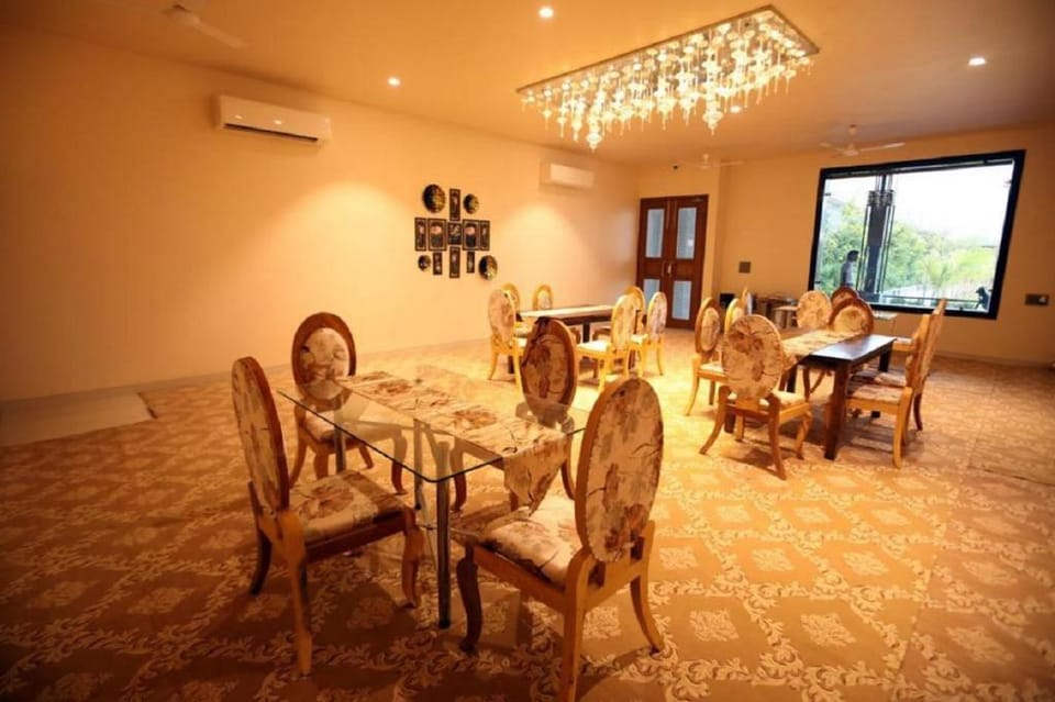 Solitaire Resorts Hotel in Udaipur