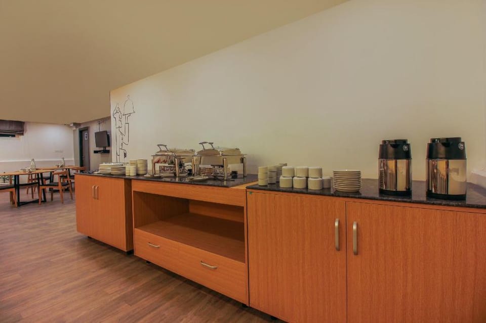 Townhouse White Ridge Shivam Road Hotel in Hyderabad