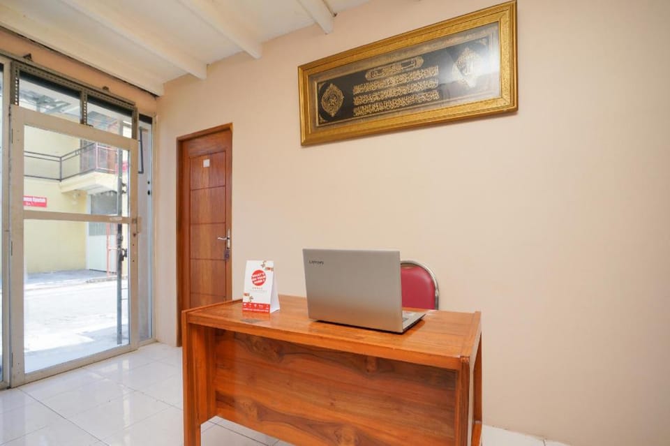 Hotel O Az Zahra Residence Syariah Hotel in Surabaya