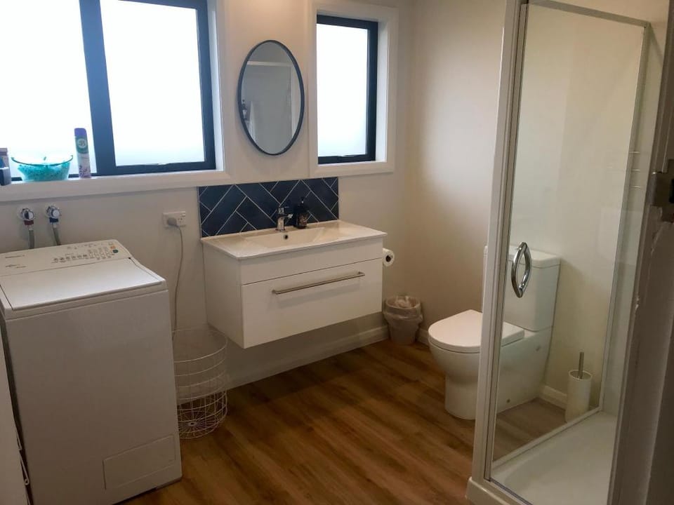 2- HANDSOME & SUNKISSED ON THE DOORSTEP TO WANAKA Vacation rental in Wanaka