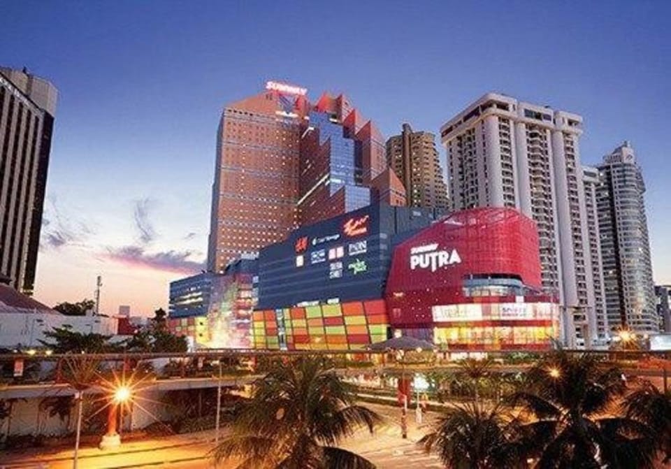 2BR Twin Tower View Pool near PWTC Vacation rental in Federal Territory of Kuala Lumpur