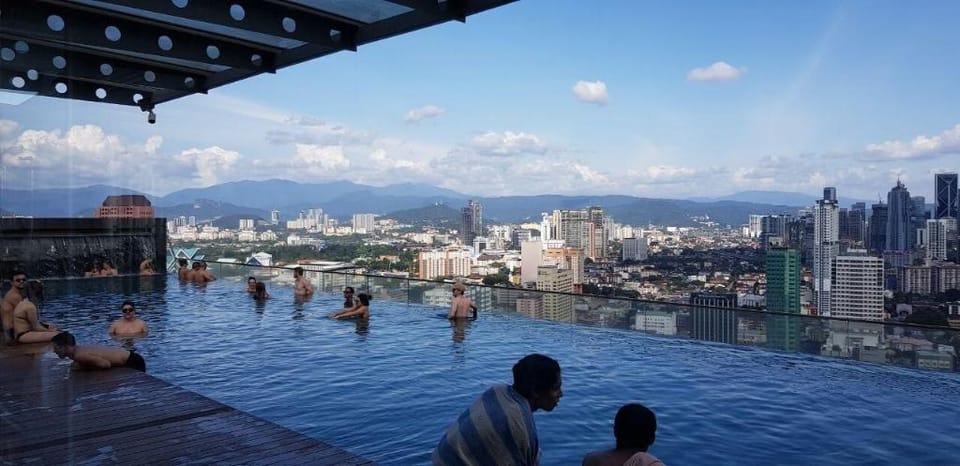Luxury 60m High Floor & KLCC Sky Pool Vacation rental in Federal Territory of Kuala Lumpur