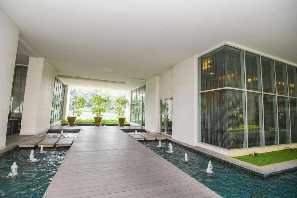 High Rise 3BR/KLCC View/Rooftop Pool/ Vacation rental in Federal Territory of Kuala Lumpur