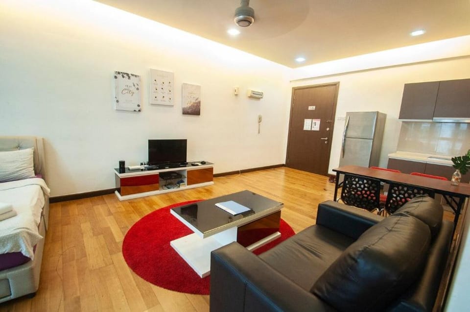 Red Cozy Studio with Rooftop Infinity Pool Vacation rental in Federal Territory of Kuala Lumpur