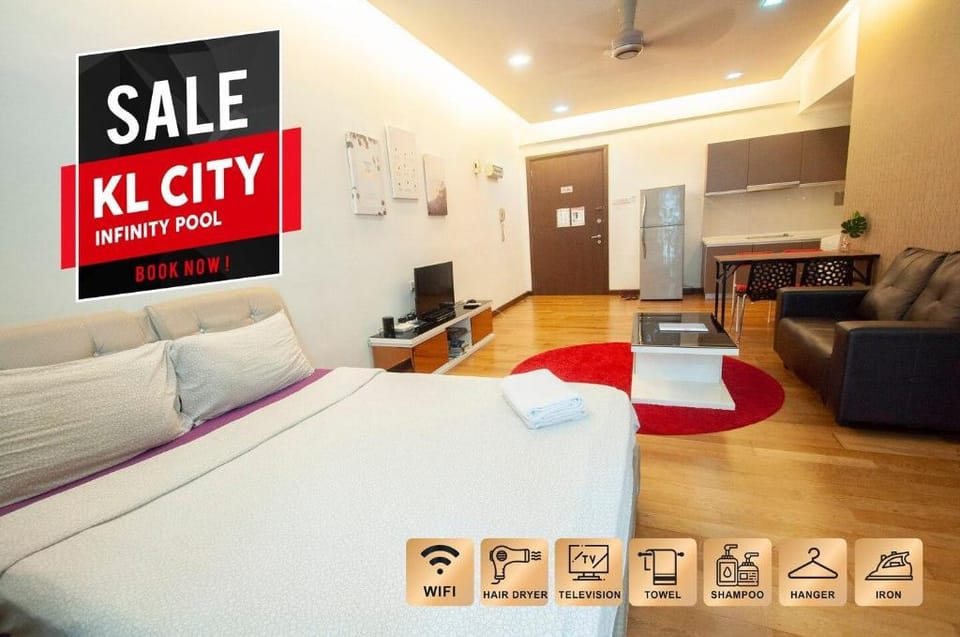 Red Cozy Studio with Rooftop Infinity Pool Vacation rental in Federal Territory of Kuala Lumpur