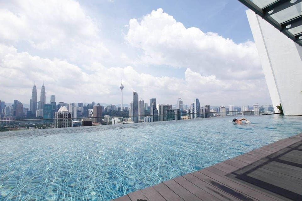 KLCC VIEW* With Balcony Cosy 3BR Suites @ Regalia Vacation rental in Federal Territory of Kuala Lumpur