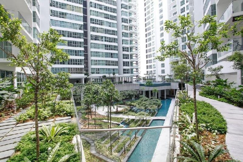 KL City view Studio @ 3~7min KTM/LRT @ Regalia Vacation rental in Federal Territory of Kuala Lumpur