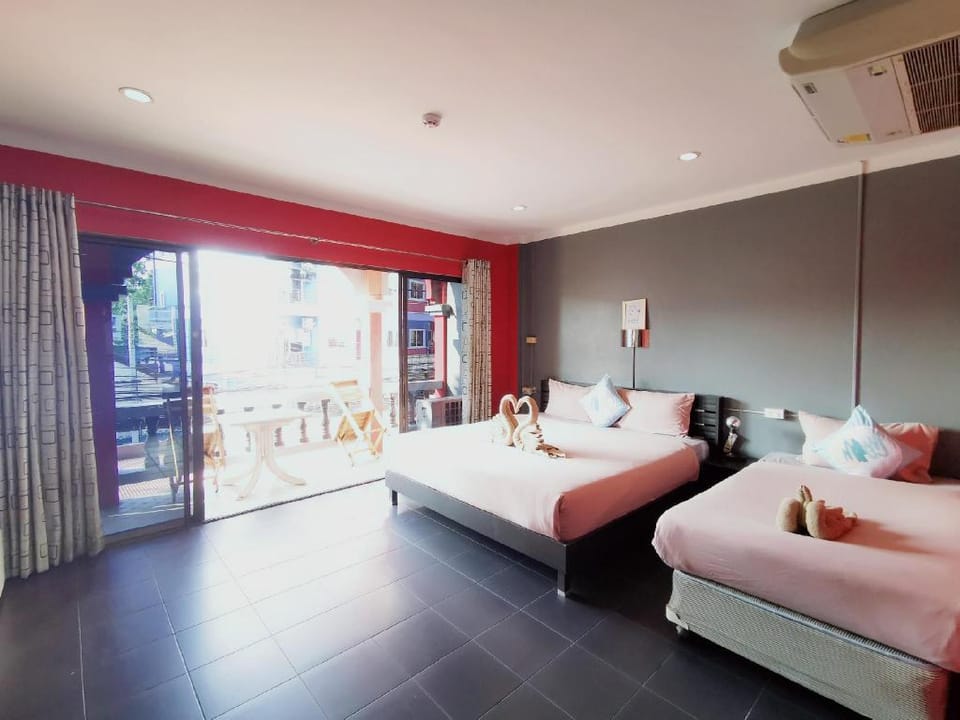 Belle Cose Guesthouse / 4 person Room / Nightlife Apartment in Patong