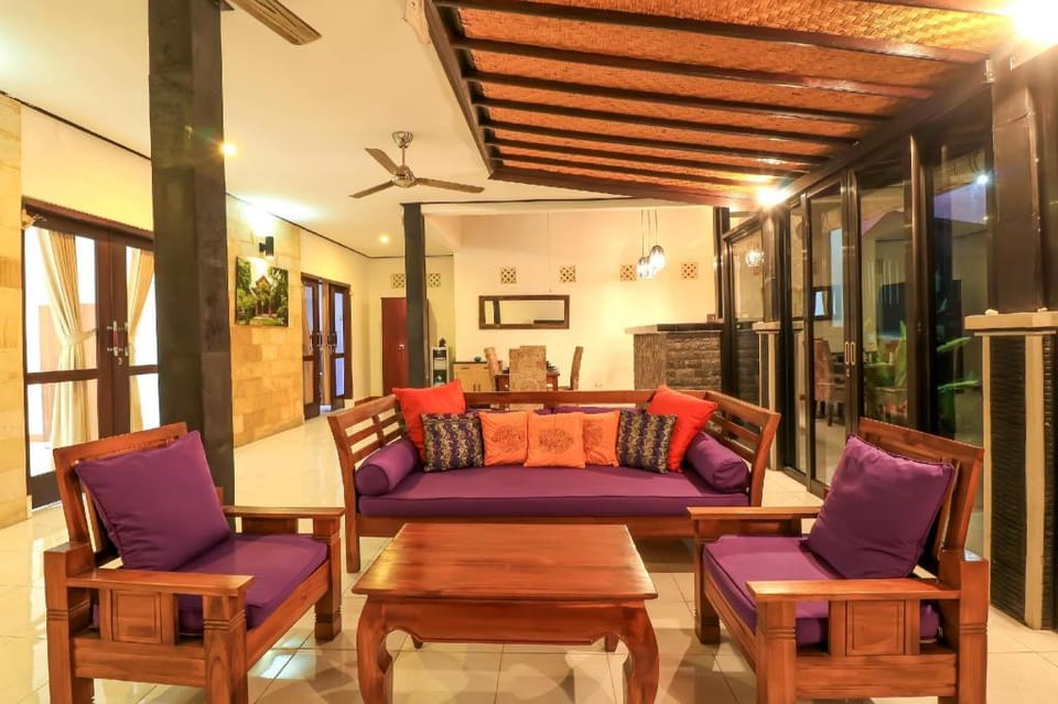 OYO 2542 Villa Iluka 2 Hotel in North Kuta