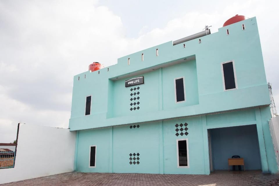 OYO Life 2601 Homestay Damai Helvetia Vacation rental in Indonesia